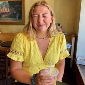 Meet your Posher, Dana